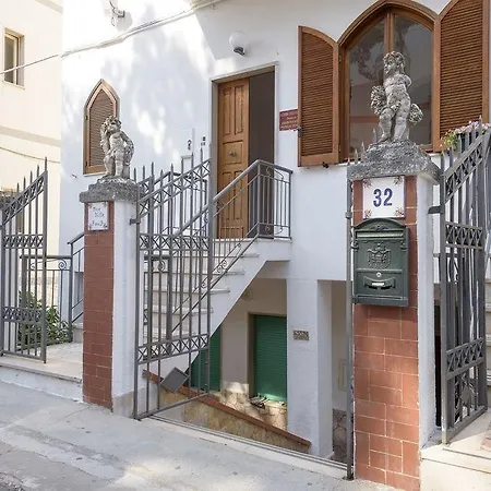 Rose Bed & Breakfast