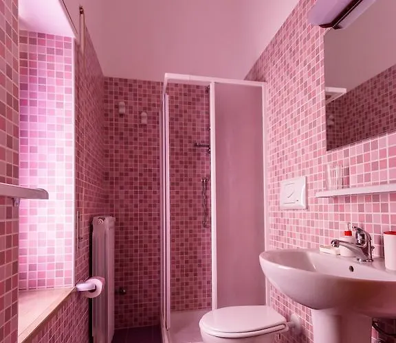 Rose بيسْكيتْشّي