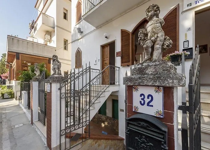 Rose 3* بيسْكيتْشّي