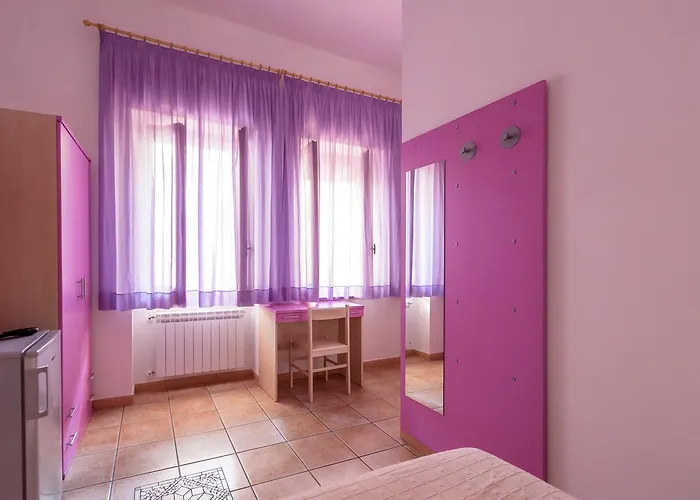 Rose بيسْكيتْشّي